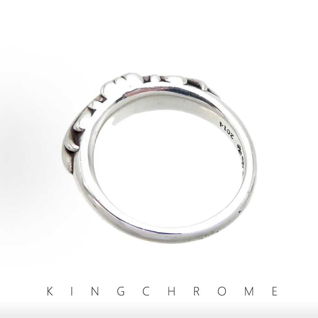 Narrow cross-shaped ring