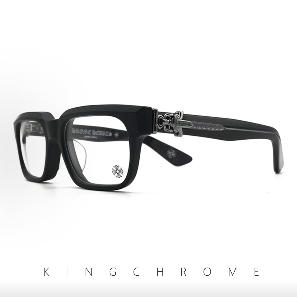 Black-rimmed sword glasses