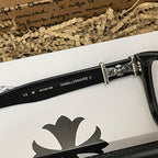 Black-rimmed sword glasses